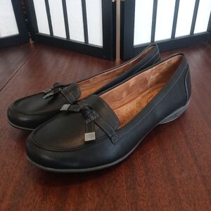 Natural Soul Black Flats Amazing Condition Like New!